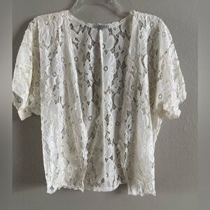 Charlotte Russe Women’s Ivory Lace Flowy Blouse jacket short sleeves size small